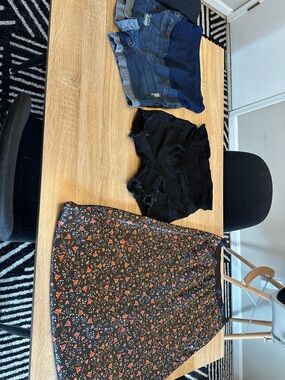 Women’s small maternity bottoms bundle